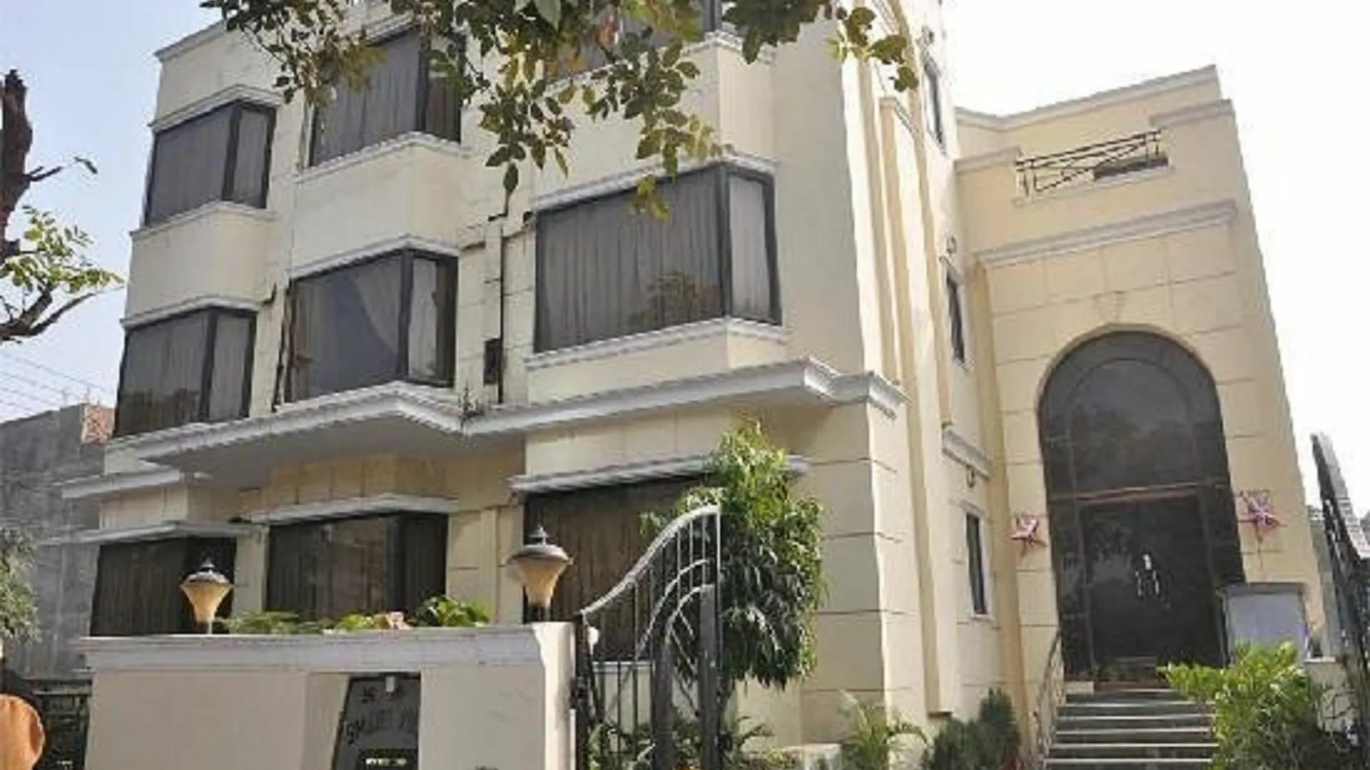 Hotel Smart Villa By Royal Collection Gurgaon India