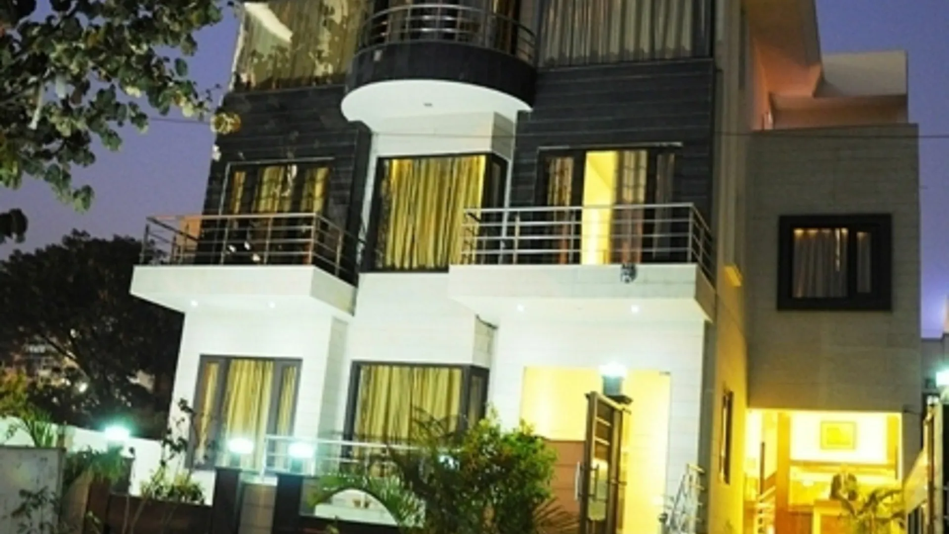 Hotel Smart Villa By Royal Collection Gurgaon